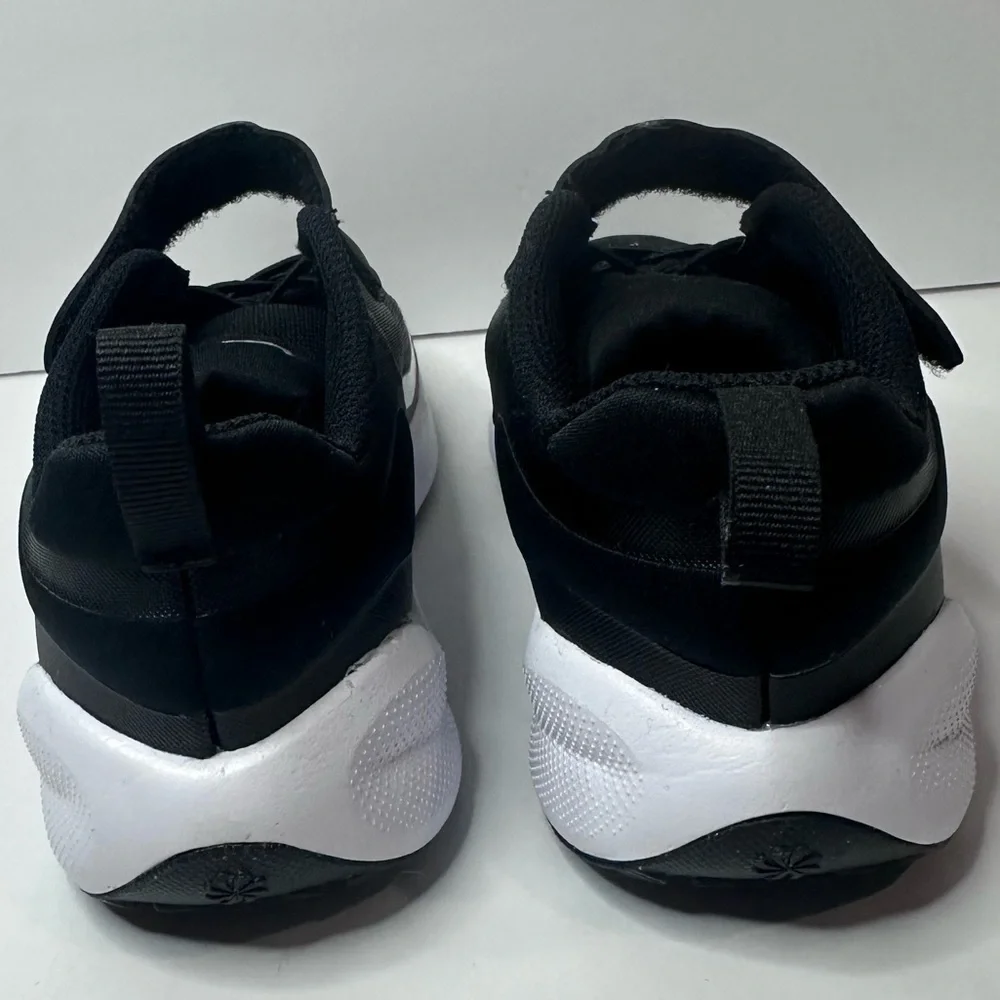 Nike Black and White Sneakers with Velcro Strap